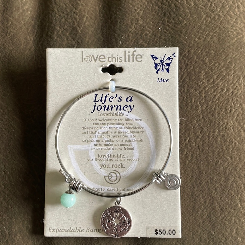 Kohl’s expandable Bangle, New